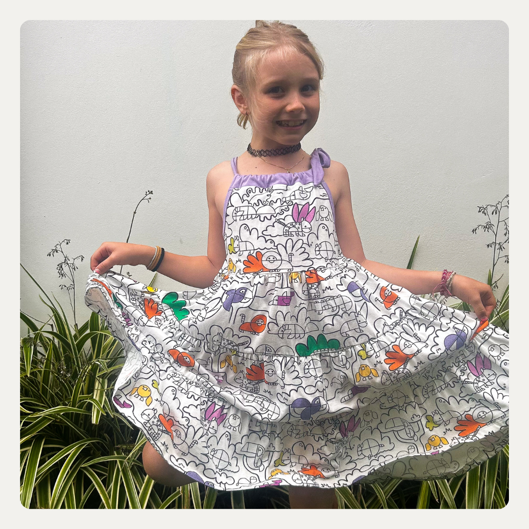 Vestido Infantil para Colorir Tangram + 12 canetinhas