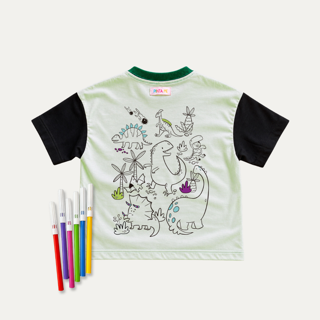 Camiseta Infantil VIRA! Dinos para Colorir + 6 Canetinhas