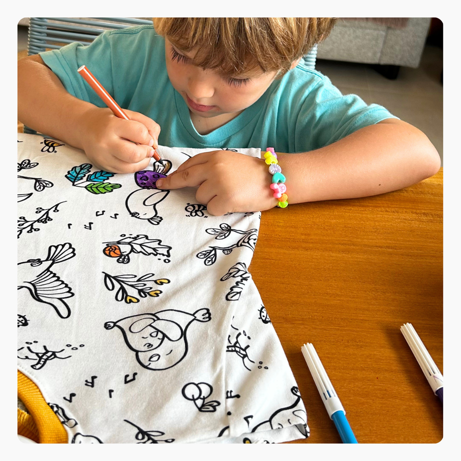 Camiseta Infantil para Colorir  Voa Passarinho+ 6 canetinhas