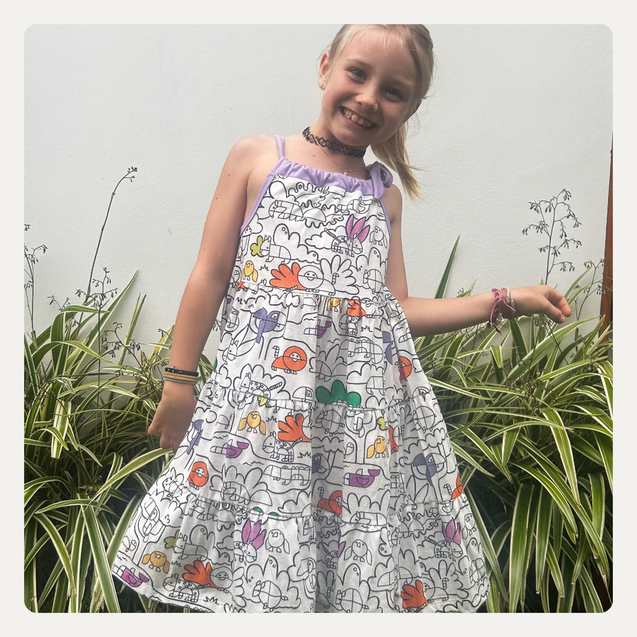 Vestido Infantil para Colorir Tangram + 12 canetinhas