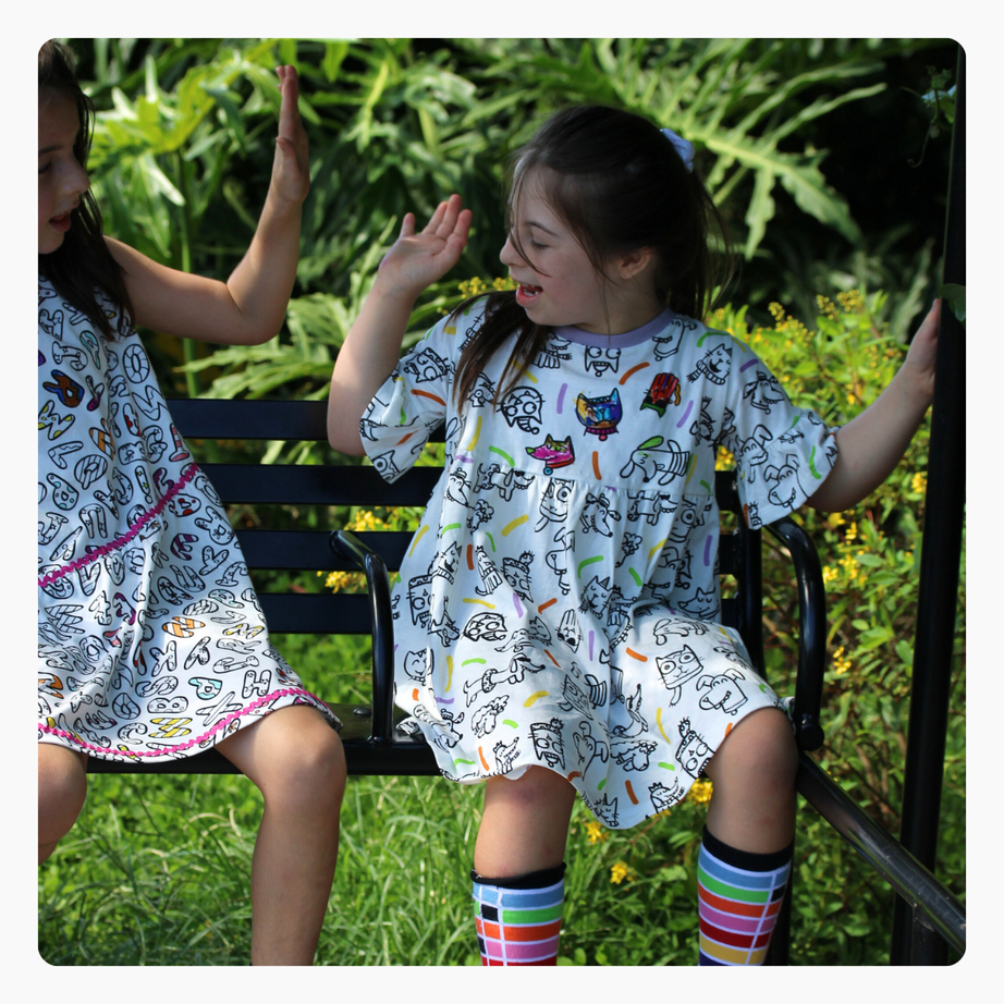Vestido Infantil para Colorir  Pets + 6 canetinhas