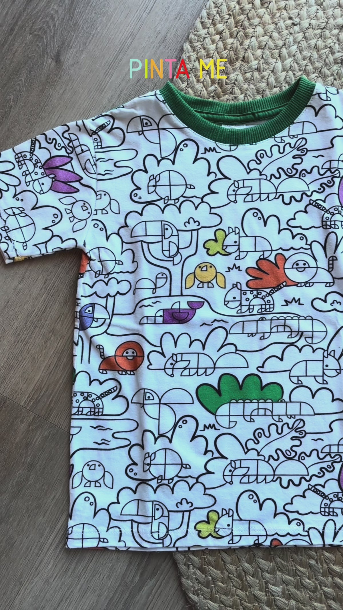 Camiseta Infantil para Colorir Tangram + 12 Canetinhas